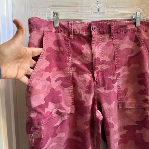 Sundance Pink Camo Pants Womens 12 Straight Leg Pockets Feminine Countrycore - Picture 4 of 9